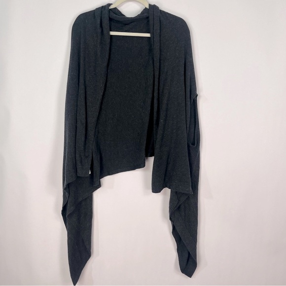 2/$30 Nordstrom One Size Grey Sweater Wrap Shawl Kimono - Picture 1 of 8